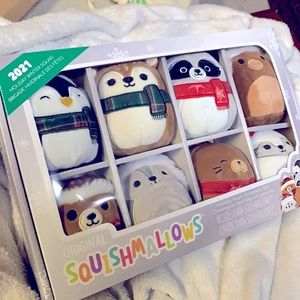 Squishmallows Holiday Winter Squad 2021 - Kelly toys Christmas new bundle - luna